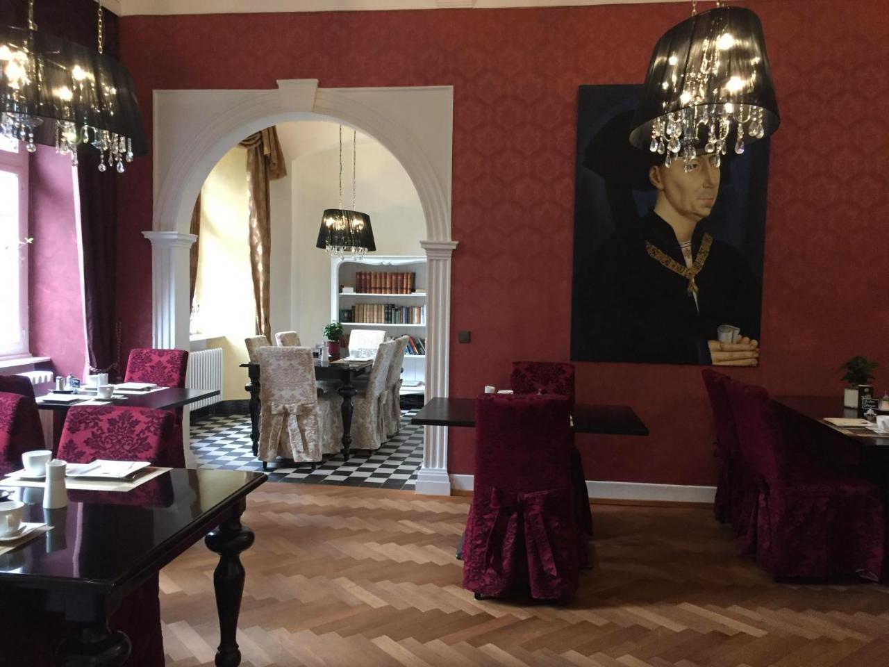 Karolingerhof Hotell Kröv Exteriör bild