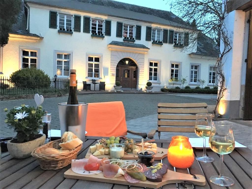 Karolingerhof Hotell Kröv Exteriör bild